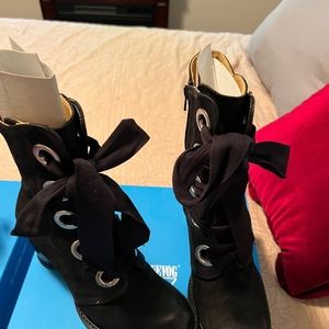 JOHN FLUEVOG GLADSTONES BRAND NEW